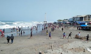 Pantai Jayanti Indah nan Bersampah