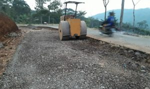 Jalan Menuju Situs Gunung Padang Diperlebar