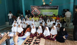 Puluhan Pelajar Belajar Aksara Sunda