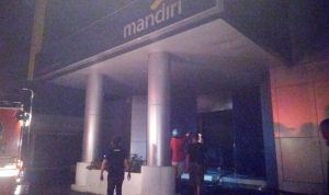 KCP Bank Mandiri Cianjur Terbakar