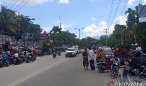 Apara Keamanan Blokade Jalan Raya Abepura-Padang Bulan