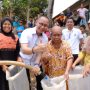 Buktikan Komitmen, Eddy Soeparno Salurkan Bantuan Air Bersih ke Warga Cianjur