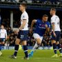 Laga Everton vs Tottenham Diwarnai Insiden Patah Engkel