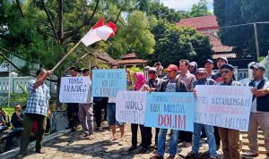 Tak Lolos, Balon Kades Gelar Aksi Protes ke DPMD Cianjur
