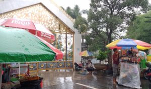 Taman Alun-Alun Cianjur Diperbaiki, PKL Keluhkan Omset Turun Drastis