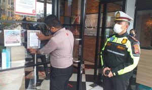Sambangi Rumah Makan dan Restoran, Satlantas Polres Cianjur Sosialisasikan Physical Distancing