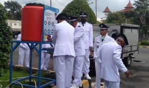 Pandemi Korona, Plt Bupati Cianjur Lantik Kades di Pendopo