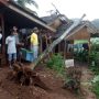 Ratusan Rumah di Campaka Cianjur Rusak Diterjang Puting Beliung