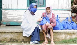 Santuni Jompo di Gekbrong Cianjur, Asni: Banyak yang Tak Tersentuh Bantuan Pemerintah