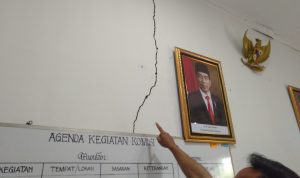 Miris! 4 Tahun Dinding Ruangan Komisi A DPRD Cianjur Dibiarkan Retak, Isnaeni: Khawatir Ambruk