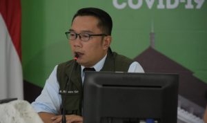 Ridwan Kamil Tandatangani Pergub PSBB Wilayah Jawa Barat