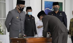 Gubernur Ridwan Kamil Lantik 13 Pejabat Tinggi Jabar