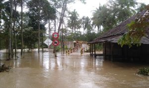 Korban Banjir di Leles Cianjur Kesulitan Air Bersih