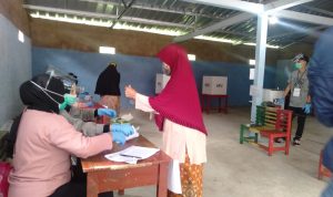 Pilkada Cianjur 2020, KPU Lakukan Pemungutan Suara Ulang 2 TPS di Desa Bunisari Warungkondang
