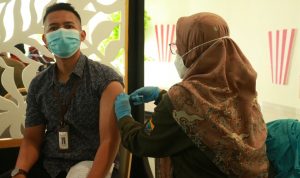 Ratusan Karyawan Hotel dan Destinasi Wisata di Cianjur Terima Vaksinasi Covid-19