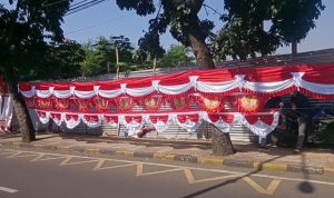 Pedagang Bendera Mulai Marak di Cianjur