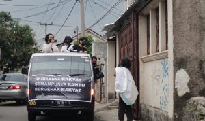 Rakyat Bantu Rakyat, Aksi Kepedulian Sejumlah Pemuda di Cianjur Bagikan Sembako