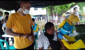 Wabup Cianjur Bareng Awak Media Terima Vaksin Booster