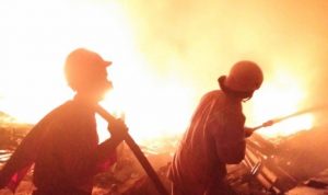 Kebakaran Hanguskan Sebuah Kantor dan Bedeng Proyek Kereta Cepat di Karawang