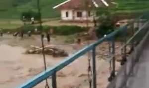 Hujan Deras Landa Campakamulya Cianjur, Dua Rumah Dekat Sungai Cikole Dikabarkan Roboh