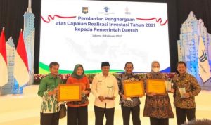 Gubernur Jawa Barat Ridwan Kamil Raih Penghargaan Investasi