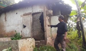 Mengkhawatirkan, Rumah Milik Warga di Cibeber Cianjur Nyaris Ambruk