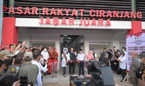 Ridwan Kamil Resmikan Pasar Rakyat Ciranjang