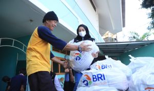 BRI Group Bagikan 80.000 Paket Sembako ke Panti Asuhan, Panti Werdha dan Masyarakat Umum