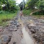 Masyarakat Sukarama Desa Waringinsari Takokak Keluhkan Jalan Rusak