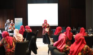 Buka Pelatihan Bisnis Berintegrasi, Lina Ruzhan: Perempuan Harus Siap Hadapi Tantangan Zaman