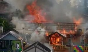 Diduga Korsleting Listrik, Rumah Warga di Cipanas Cianjur Ludes Terbakar