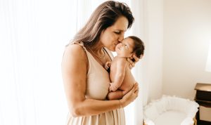 Stres Saat Jadi New Mom? Yuk Lakukan Hal Sederhana Ini!