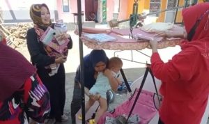 Ratusan Balita di Desa Cinangsi Cikalongkulon Ikuti Bulan Imunisasi Anak Nasional
