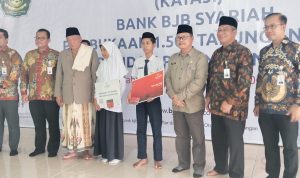 BJB Syariah Ajak Santri di Cianjur Membuka Tabungan Haji Sejak Dini