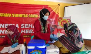Pemdes dan Warga Bersyukur Ada Vaksinasi Covid-19 Massal yang Digelar BIN di Karangtengah Cianjur