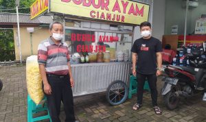 Duet Pak Nurdin dan Kang Indra Mitra UMKM Alfamart, Racik Bubur Ayam Khas Cianjur yang Digemari