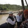Ridwan Kamil Kunjungi Warga Terdampak Banjir di Lebak