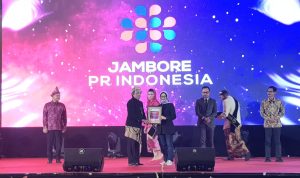 Ridwan Kamil Raih Penghargaan Most Popular Leader in Social Media di JAMPIRO 2022