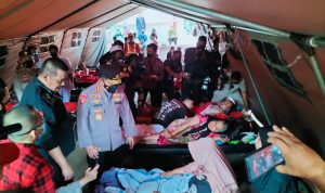 Kapolri Kunjungi Korban Gempa Bumi di RSUD Sayang Cianjur