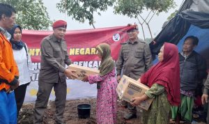 Deputi Kominfo BIN RI Sambangi Tenda Pengungsian Korban Terdampak Gempa di Cianjur