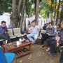 Ruang Kerja Rusak Akibat Gempa, Komisioner Bawaslu Cianjur Ngantor di Halaman