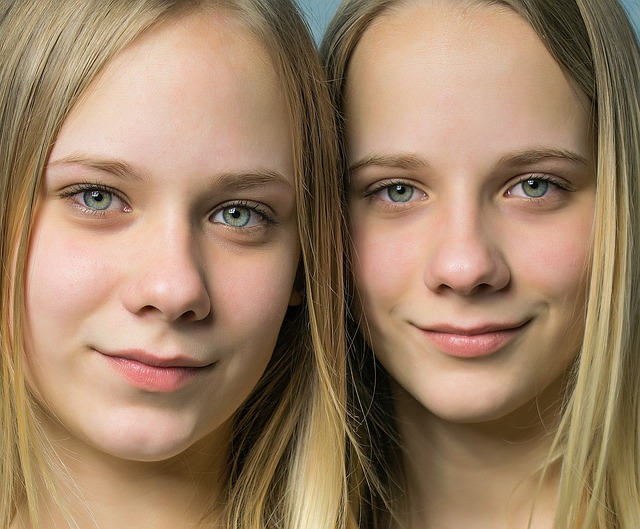 ilustrasi perempuan kembar bezodiak Gemini.(pixabay)