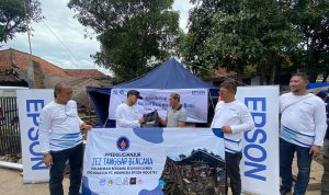 PT Epson Indonesia dan IEI Salurkan Bantuan ke Pengungsi Korban Gempa Cianjur