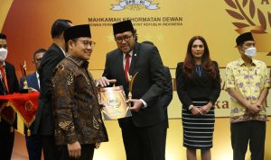 Ono Surono Terima Anugerah MKD DPR RI Awards 2022