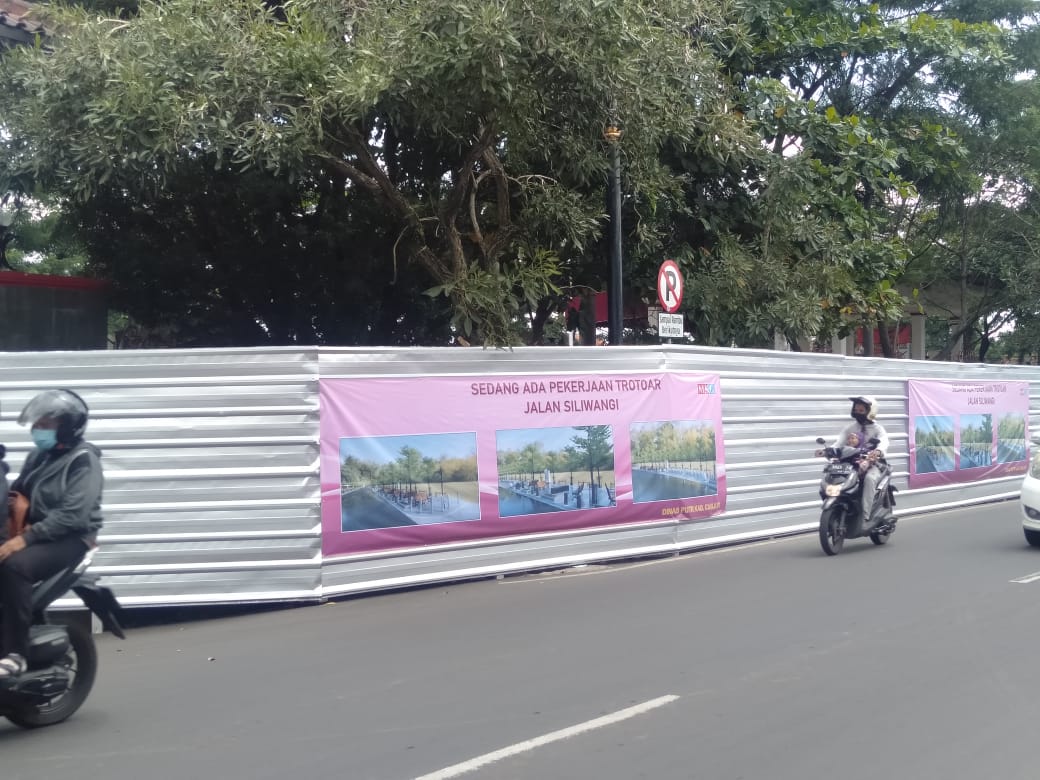 Pemkab Mulai Penataan Jalur Pedestrian dengan Rehabilitasi Trotoar Jalan Siliwangi Cianjur