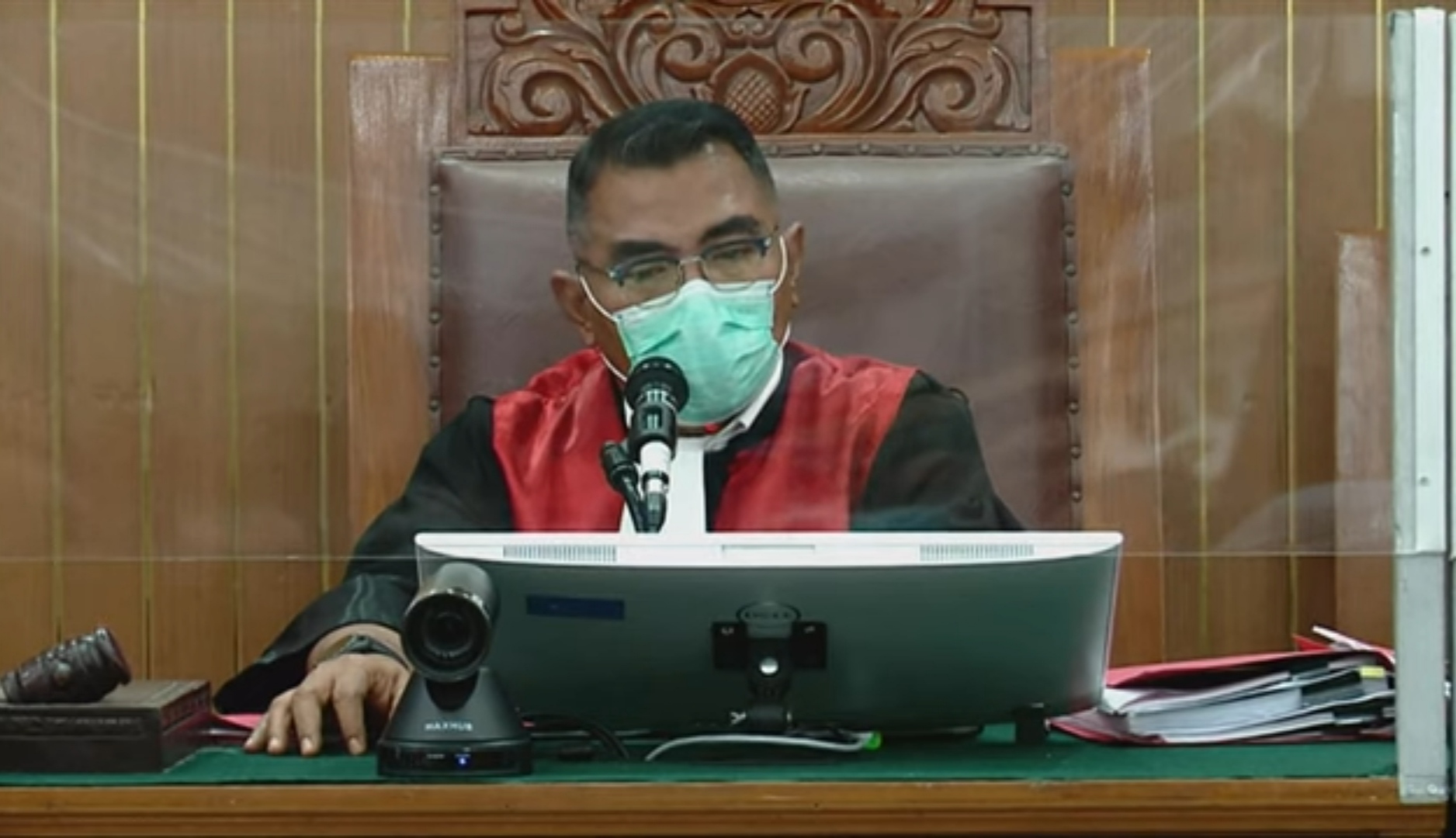 Pasca beredarnya video Hakim Wahyu tersebut, Sang Hakim hingga kini masih bungkam. (disway.id)