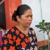 Salah satu warga kampung, Susilawati (45) mengungkapkan, diduga usai membunuh di Bekasi, Wowon sempat ke Cianjur, hal itu tentu saja membuat dirinya kaget. (zan)