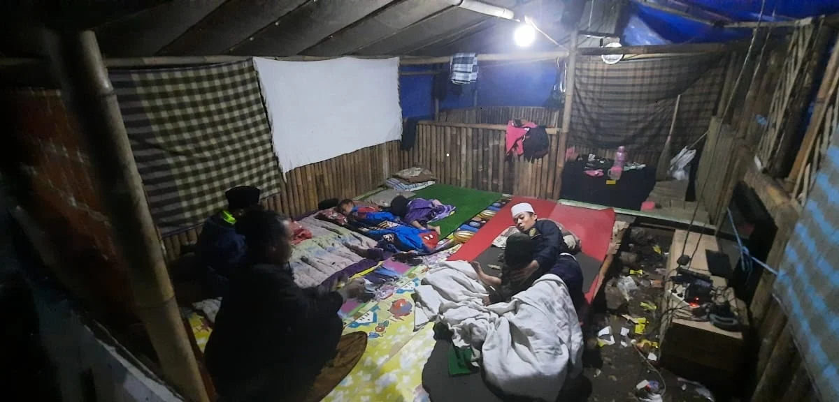 Gegara Gempa Susulan 4.4 Magnitudo, Warga Memilih Kembali ke Tenda Pengungsi