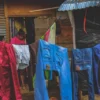 Tips Keringkan Pakaian Saat Musim Hujan, Hilangkan Bau hingga Cepat Kering
