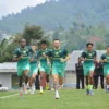 Angin Segar Berhembus ke Kubu Persib Bandung, Marc Klok siap gabung pada laga lawan Borneo FC. (persib.co.id)